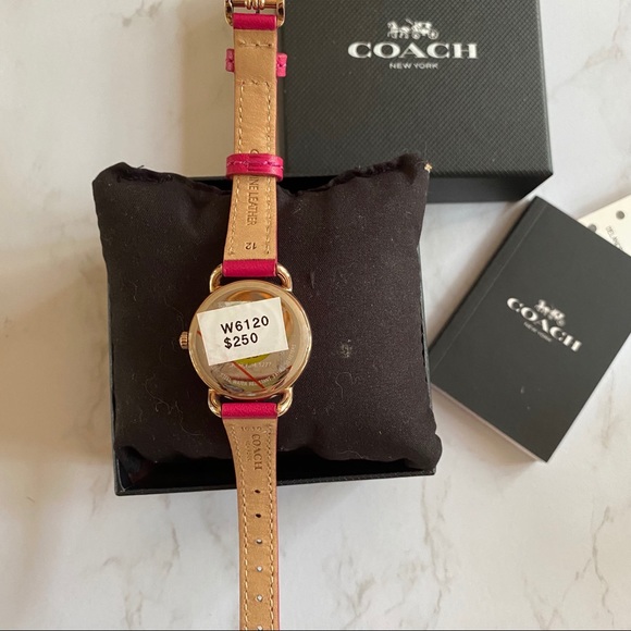 Coach watch - Picture 4 of 5